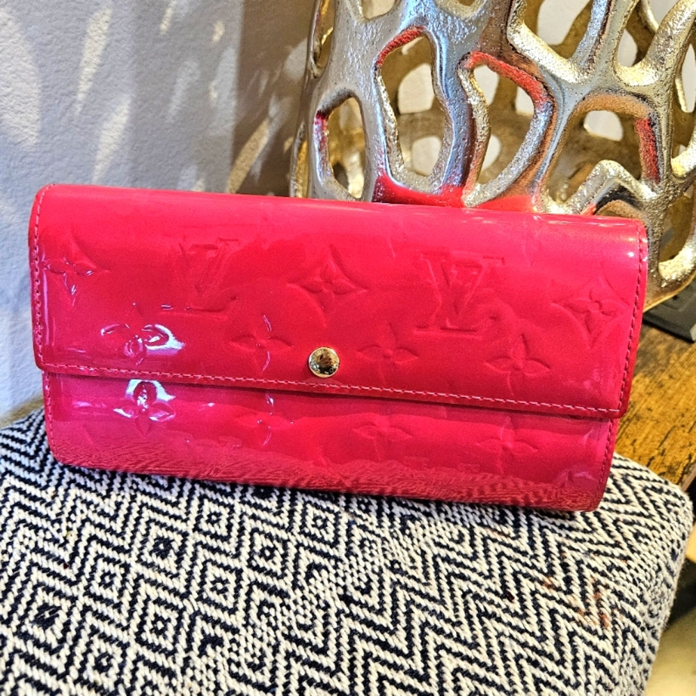 EUC SUPER RARE VERNIS LV